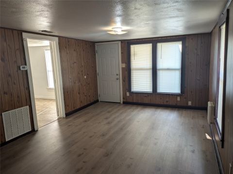 411 S Bradshaw Street, Denton, TX 76205 — photo 3