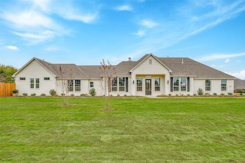991 Hulen, Crowley, TX 76036 — photo 2