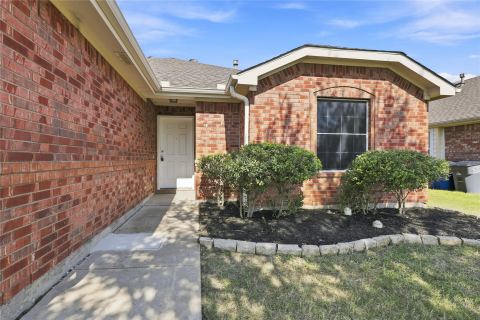 2713 Dawn Spring Drive, Little Elm, TX 75068 — photo 2