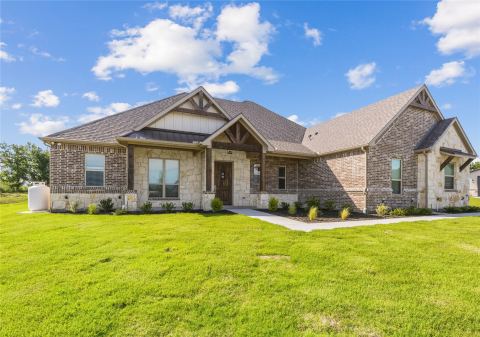 8400 Stallion Drive, Godley, TX 76044 — photo 2