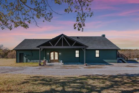 2568 Luella Road, Sherman