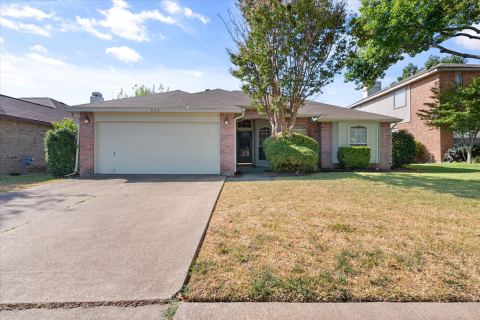 926 Tennis Villa Drive, Arlington