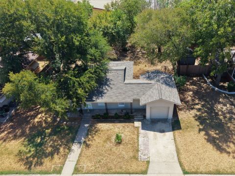 424 E Ellen Avenue, Hurst