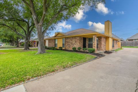 6847 Sierra Drive, North Richland Hills