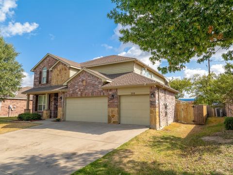 108 Blackforest Road, Krum, TX 76249 — photo 2