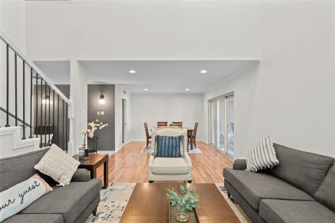 550 E Avenue J B, Grand Prairie, TX 75050 — photo 2