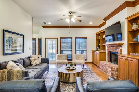 4920 Glen Oaks Circle, Aubrey, TX 76227 — photo 2