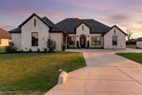 2156 Middlewood Circle, Granbury, TX 76049 — photo 2