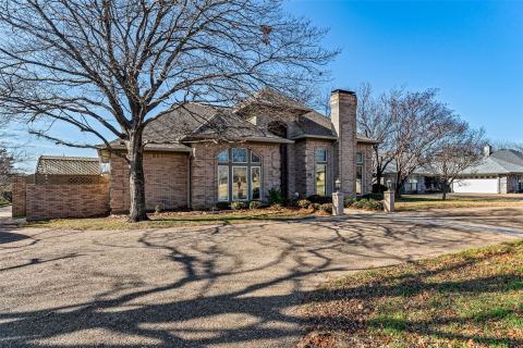 8908 Brierfield Road, Granbury, TX 76049 — photo 3