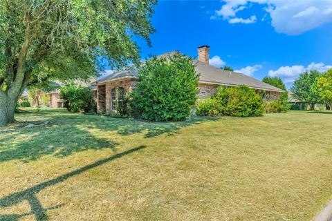 10505 Oak Creek Drive, Greenville, TX 75402 — photo 2