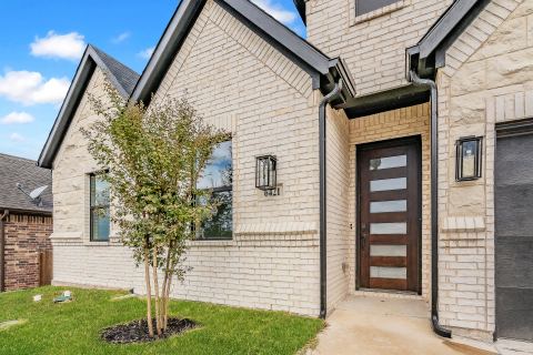 6421 ST GEORGE Court, North Richland Hills, TX 76180 — photo 2