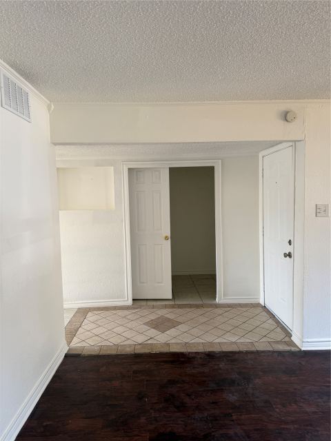 536 Valley Park Drive, Garland, TX 75043 — photo 2