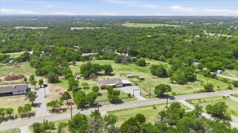 892 Highland Circle, Springtown