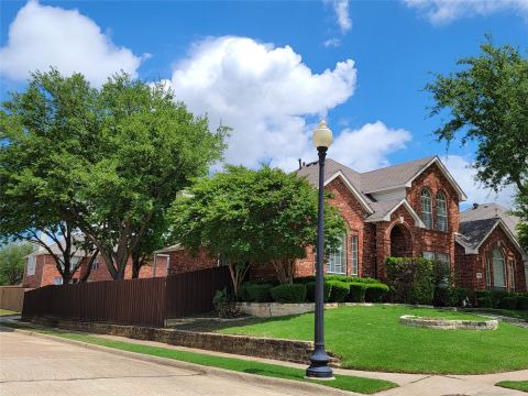 1464 Summerhill Drive, Carrollton, TX 75007 — photo 2