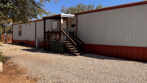 2804 Cedarhill Street, Granbury, TX 76048 — photo 3
