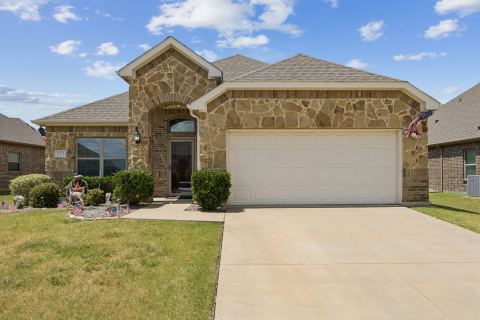 333 Pecos Drive, Crandall