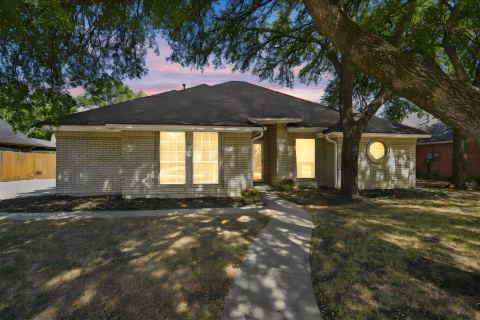 907 Red Oak Drive, Mansfield, TX 76063 — photo 2