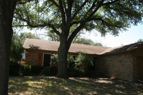2205 Towne North Drive, Cleburne