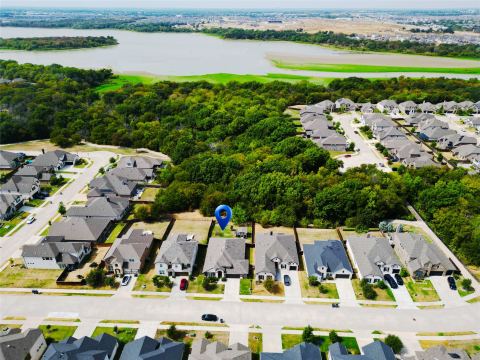 628 Lake Cove Drive, Little Elm