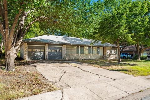 305 Valleyglen Drive, DeSoto, TX 75115 — photo 2
