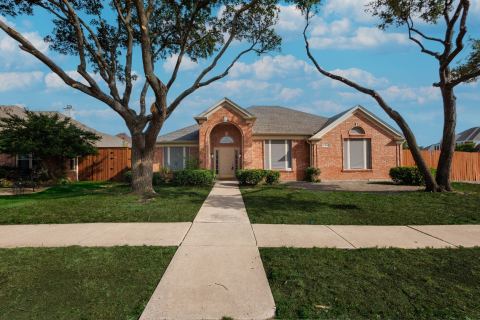 1306 Bentley Drive, Carrollton