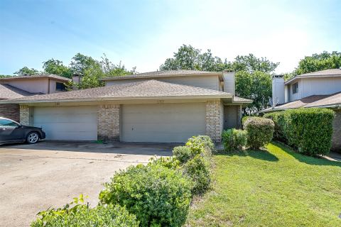 127 Allencrest Drive, White Settlement, TX 76108 — photo 2