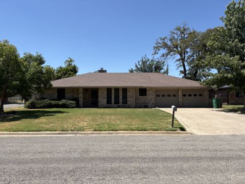 2104 N Woodland Street, Stephenville