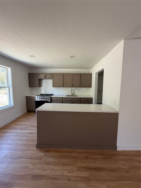419 S Bond Avenue, Dallas