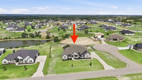901 Medaris Way, Azle
