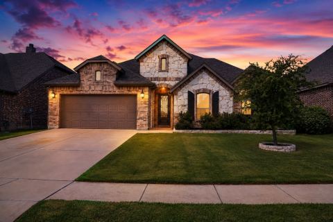 279 Paluxy Street, Burleson, TX 76028 — photo 2