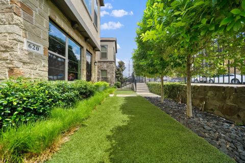 620 Aspen Valley Lane, Dallas, TX 75208 — photo 2