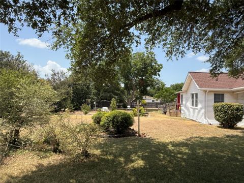 2233 Park Lake Drive, Waco, TX 76708 — photo 2