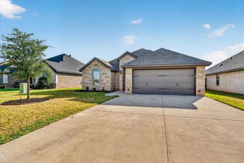 3335 White Horse Drive, Granbury, TX 76049 — photo 2