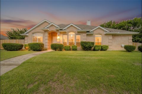 8113 Evening Star Drive, Rowlett