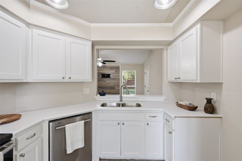 2606 Worth Forest Court, Arlington, TX 76016 — photo 2