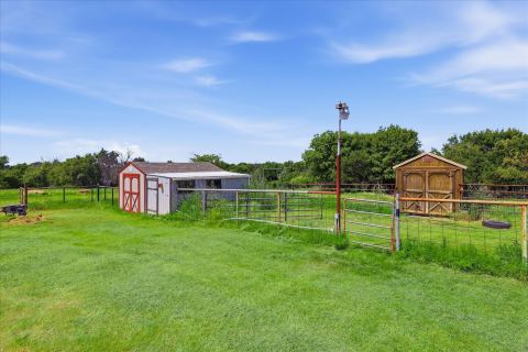 892 Highland Circle, Springtown, TX 76082 — photo 3