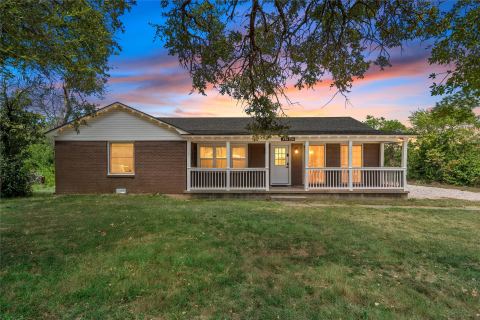 296 Ish Street, China Spring, TX 76633 — photo 2