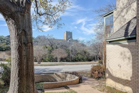 2633 Mccart Avenue, Fort Worth, TX 76110 — photo 2