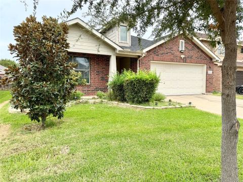 2812 Park Place Drive, Grand Prairie, TX 75052 — photo 2