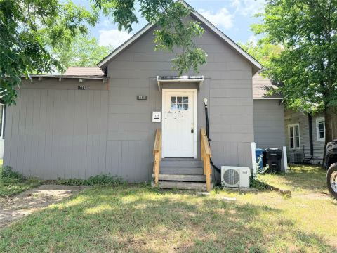1324 W Morton Street, Denison