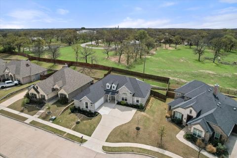 157 Fairweather Drive, Burleson, TX 76028 — photo 2