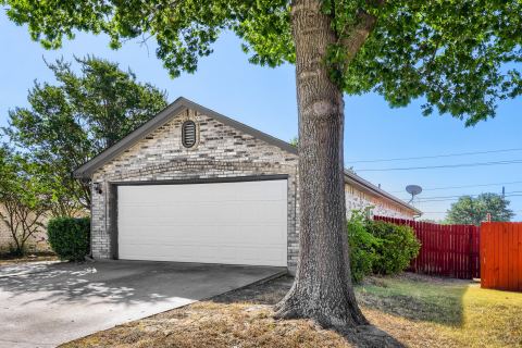 2202 Brookview Drive, McKinney, TX 75072 — photo 2