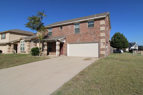 8133 Elvis Court, Fort Worth, TX 76134 — photo 2