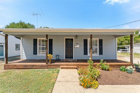 705 N Washington Street, Farmersville, TX 75442 — photo 3