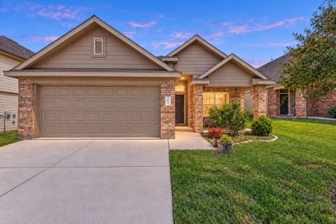 1429 Tall Pine Way, Fort Worth