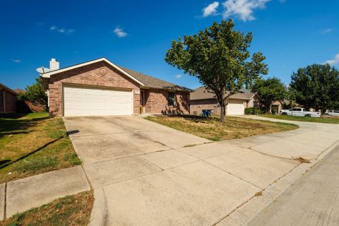 1449 Waterford Drive, Little Elm, TX 75068 — photo 2