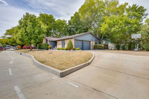 435 SE Gardens Boulevard, Burleson, TX 76028 — photo 3