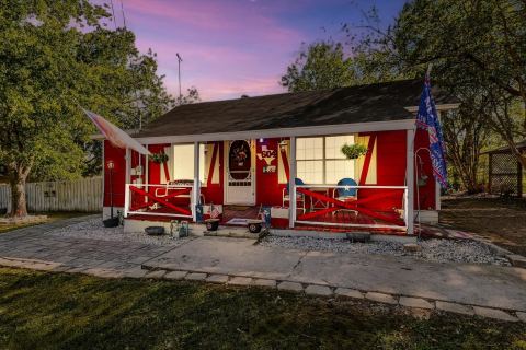 604 E South Street, Whitesboro