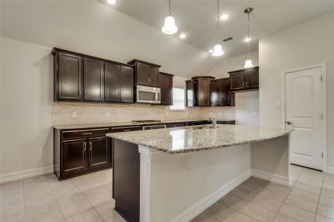 601 Elm Creek Drive, Lewisville, TX 75056 — photo 2