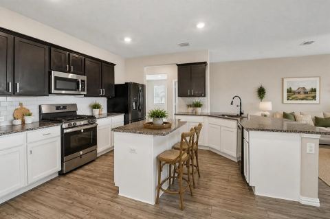 2401 Lemco Drive, Forney